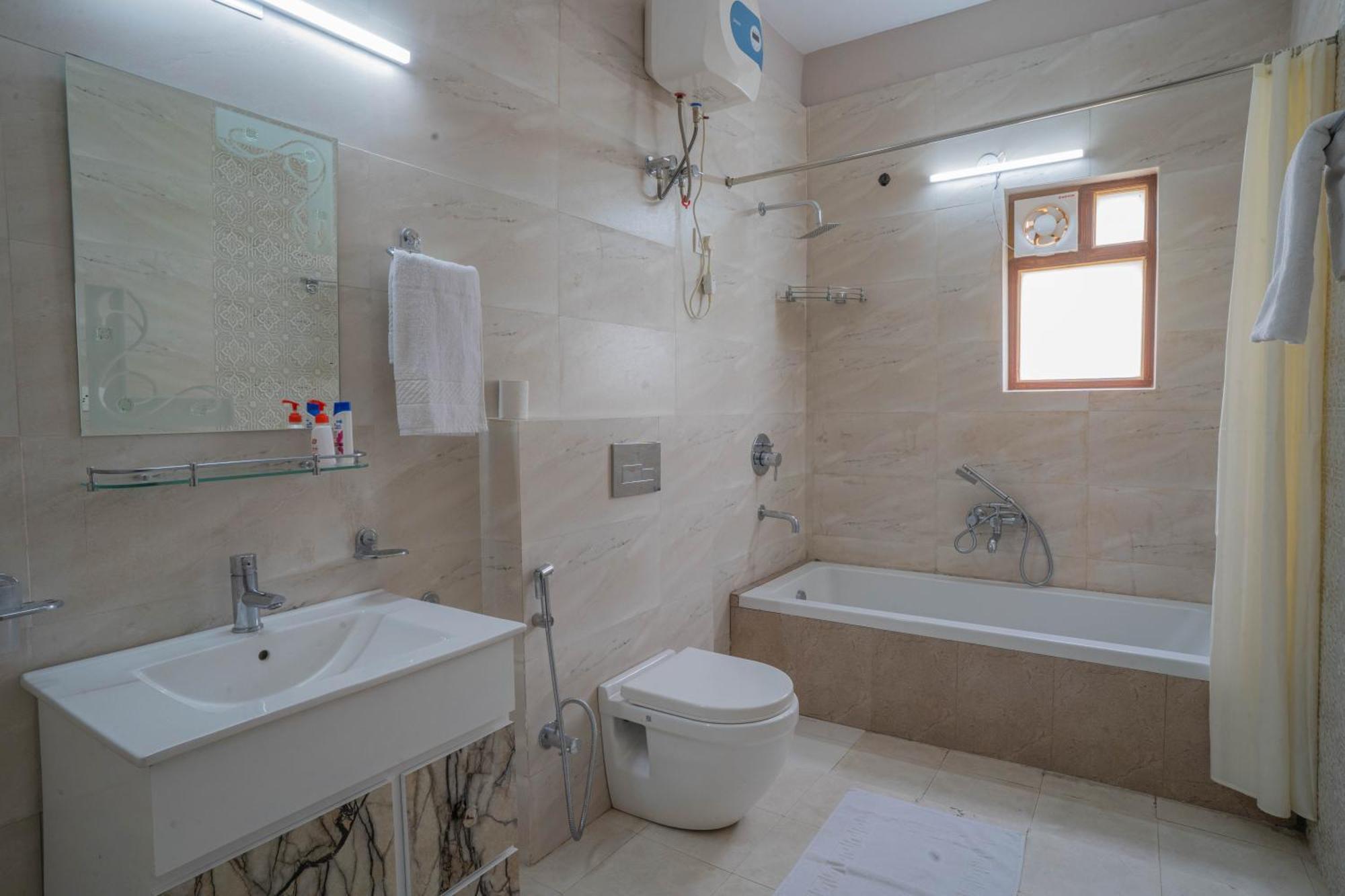 Hostie Sahasrara-3Bhk Chalets, Majkhali, Раникет Екстериор снимка