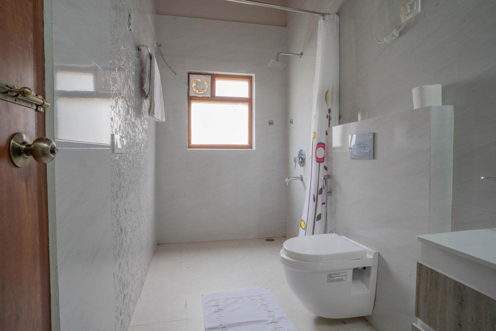 Hostie Sahasrara-3Bhk Chalets, Majkhali, Раникет Екстериор снимка