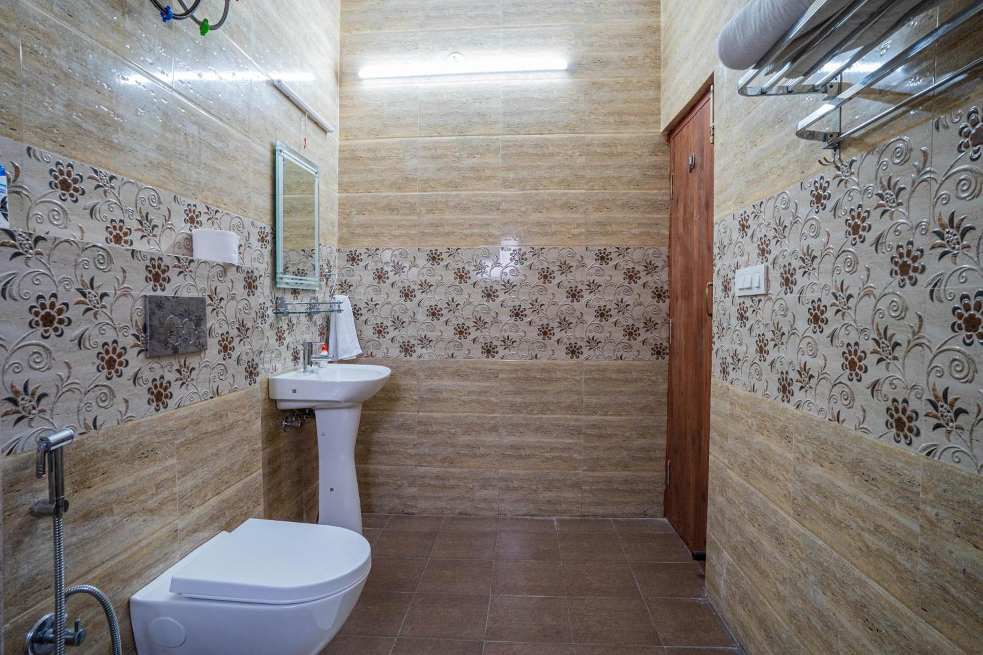 Hostie Sahasrara-3Bhk Chalets, Majkhali, Раникет Екстериор снимка